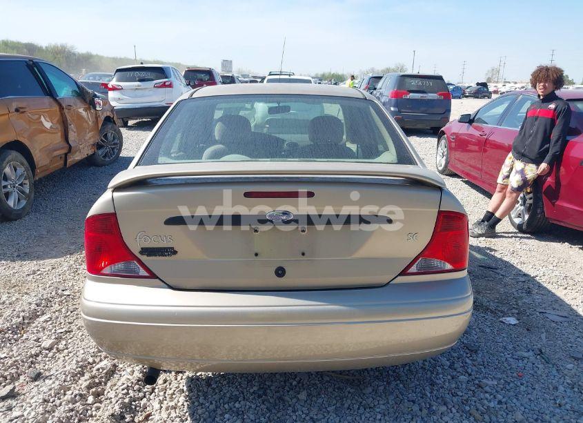 Photo 17 of 2000 Ford Focus SE (VIN 1FAFP3434YW401903)