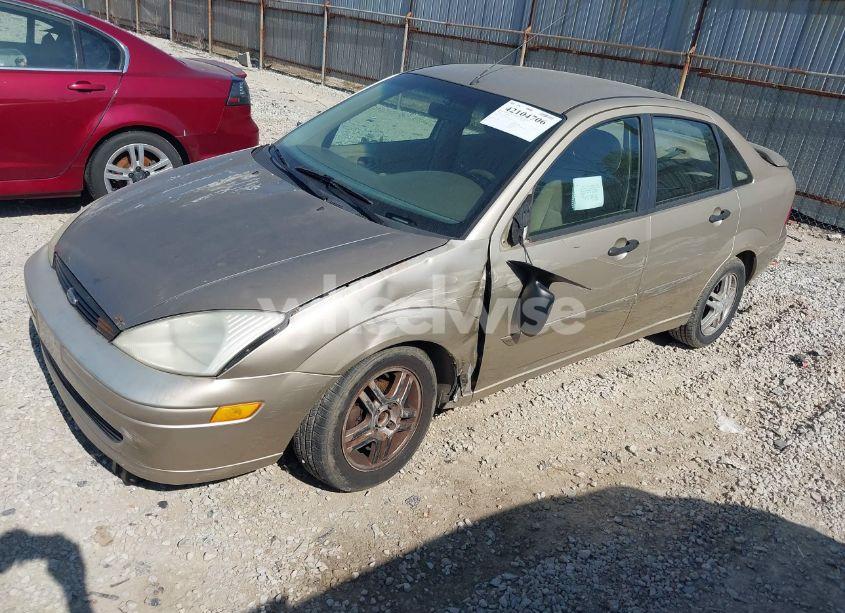 Photo 2 of 2000 Ford Focus SE (VIN 1FAFP3434YW401903)
