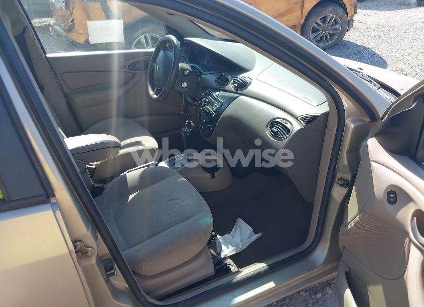 Photo 5 of 2000 Ford Focus SE (VIN 1FAFP3434YW401903)