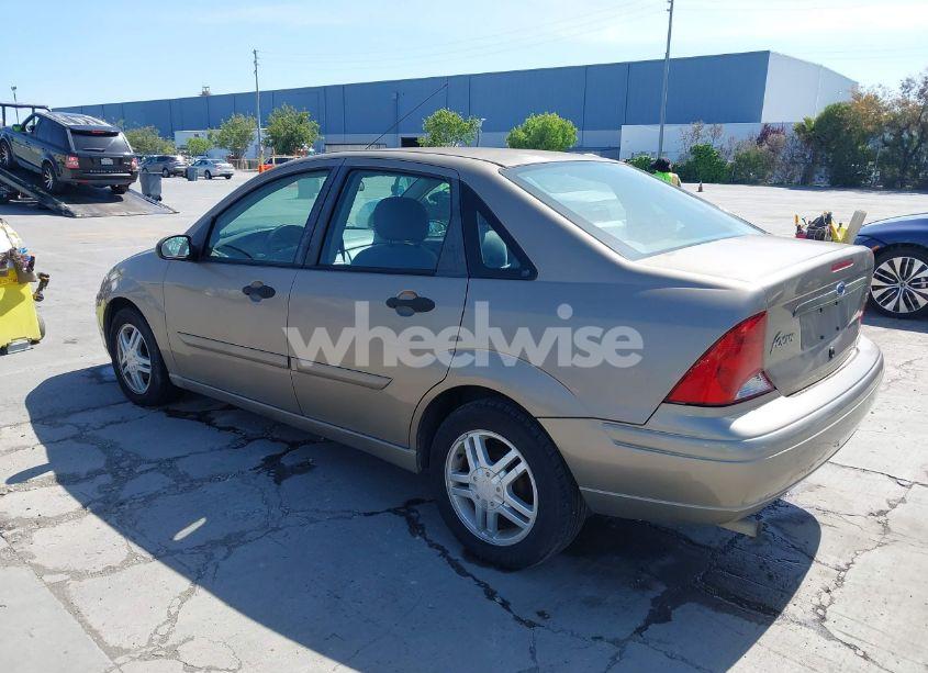 Photo 3 of 2004 Ford Focus SE (VIN 1FAFP34354W103841)