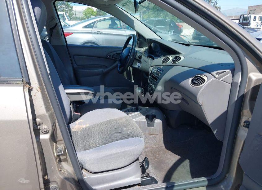 Photo 5 of 2004 Ford Focus SE (VIN 1FAFP34354W103841)