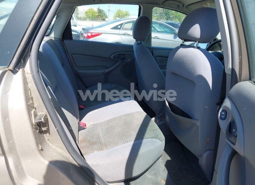 Photo 8 of 2004 Ford Focus SE (VIN 1FAFP34354W103841)