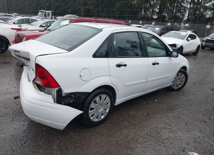 Photo 4 of 2004 Ford Focus SE (VIN 1FAFP34354W114869)