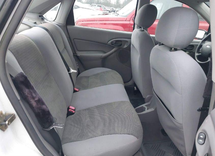 Photo 8 of 2004 Ford Focus SE (VIN 1FAFP34354W114869)