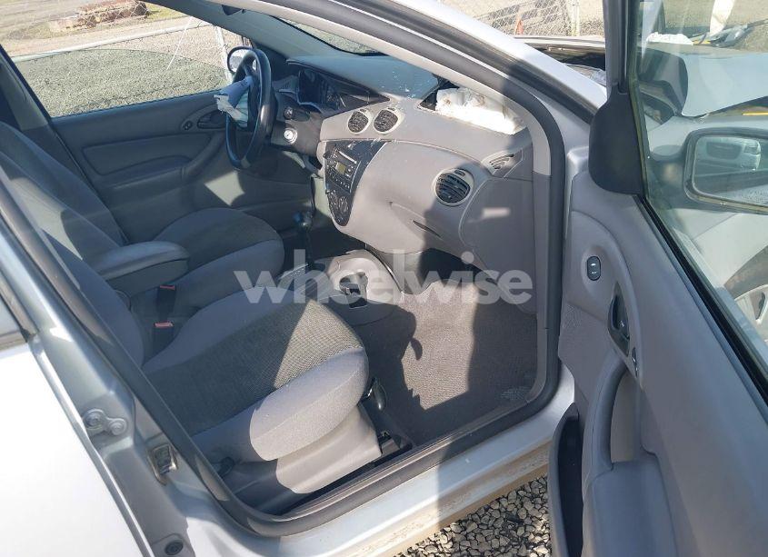 Photo 5 of 2004 Ford Focus SE (VIN 1FAFP34354W143014)