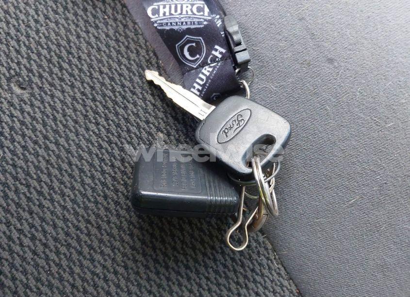 Photo 11 of 2004 Ford Focus SE (VIN 1FAFP34384W180607)