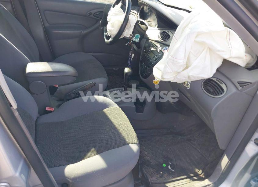 Photo 5 of 2004 Ford Focus SE (VIN 1FAFP34384W180607)