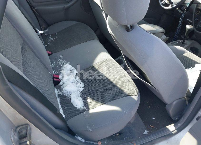 Photo 8 of 2004 Ford Focus SE (VIN 1FAFP34384W180607)