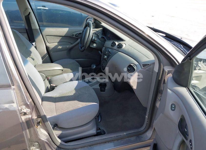 Photo 5 of 2004 Ford Focus SE (VIN 1FAFP34384W189923)