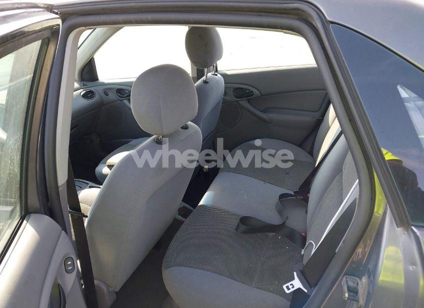 Photo 8 of 2004 Ford Focus SE (VIN 1FAFP34384W189923)