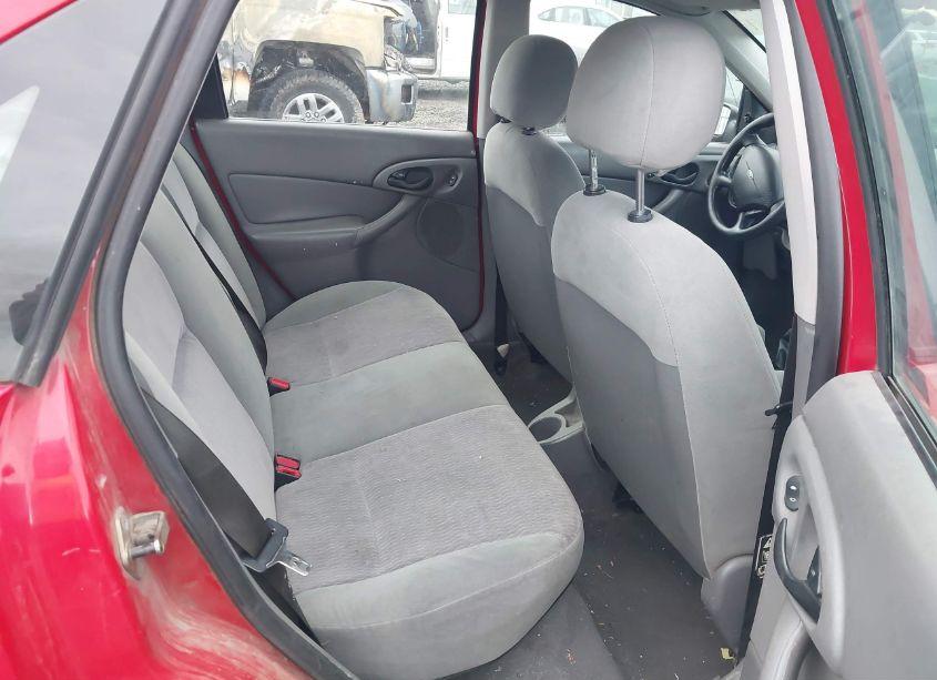 Photo 8 of 2000 Ford Focus SE (VIN 1FAFP3438YW206953)