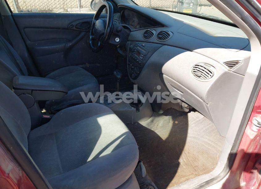 Photo 5 of 2001 Ford Focus SE (VIN 1FAFP34391W190557)