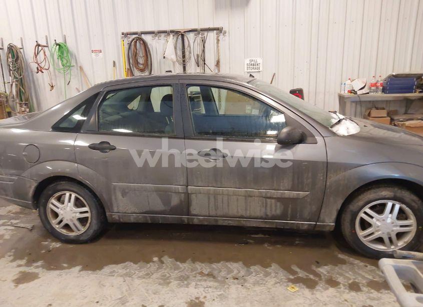 Photo 13 of 2002 Ford Focus SE (VIN 1FAFP34392W246403)