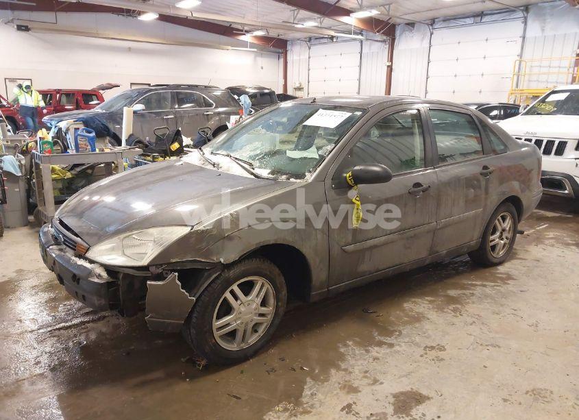 Photo 2 of 2002 Ford Focus SE (VIN 1FAFP34392W246403)