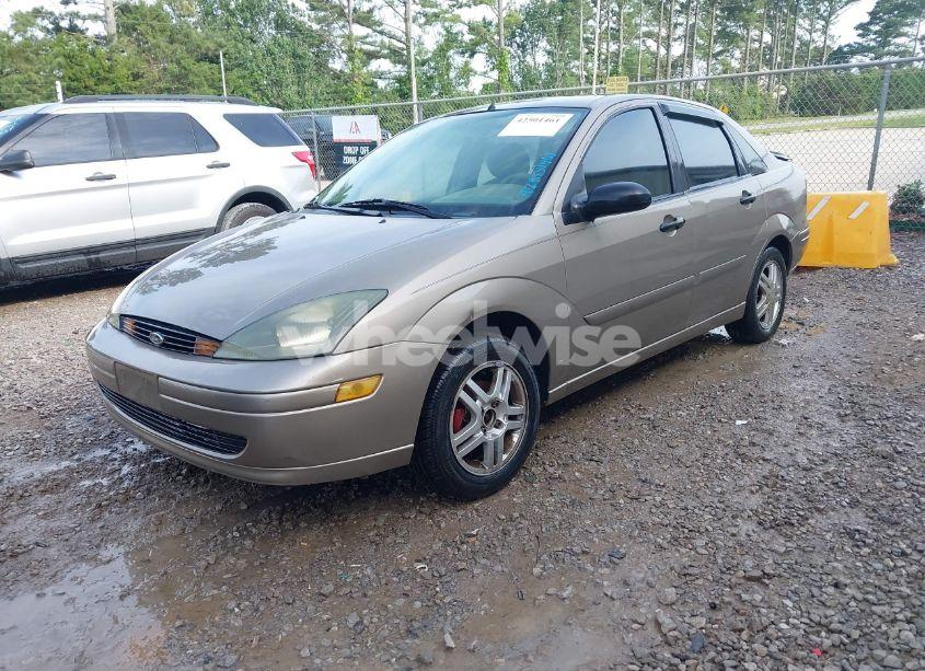 Photo 2 of 2004 Ford Focus SE (VIN 1FAFP343X4W156745)