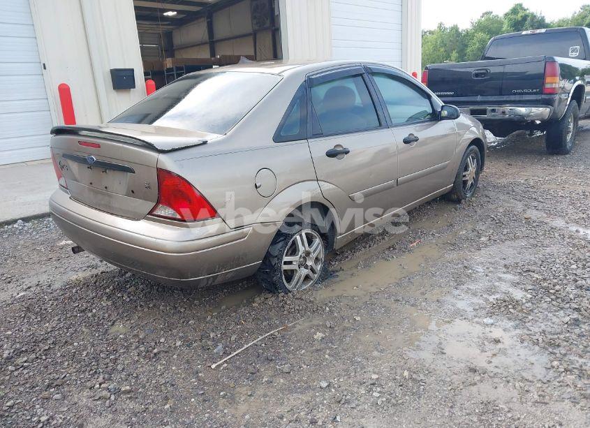 Photo 4 of 2004 Ford Focus SE (VIN 1FAFP343X4W156745)