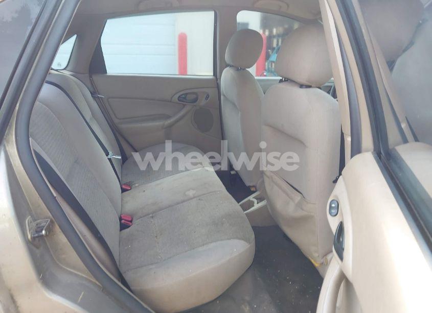 Photo 8 of 2004 Ford Focus SE (VIN 1FAFP343X4W156745)