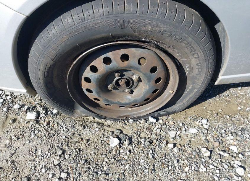 Photo 13 of 2005 Ford Focus ZX4 (VIN 1FAFP34N05W130450)