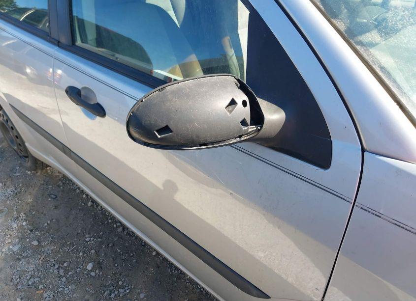 Photo 15 of 2005 Ford Focus ZX4 (VIN 1FAFP34N05W130450)