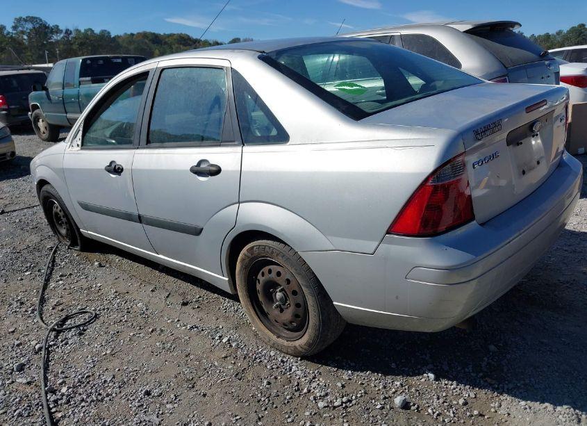 Photo 3 of 2005 Ford Focus ZX4 (VIN 1FAFP34N05W130450)