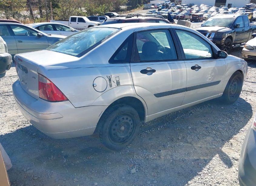 Photo 4 of 2005 Ford Focus ZX4 (VIN 1FAFP34N05W130450)