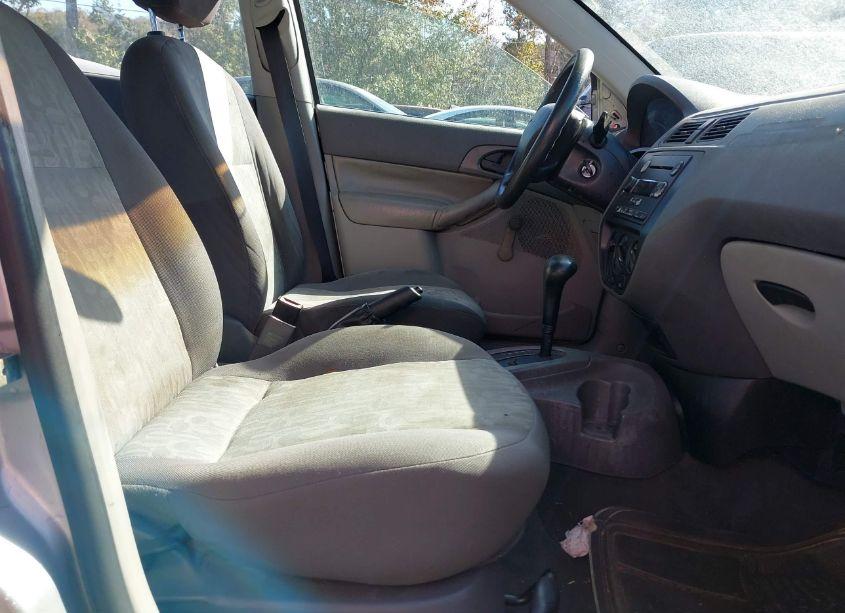 Photo 5 of 2005 Ford Focus ZX4 (VIN 1FAFP34N05W130450)