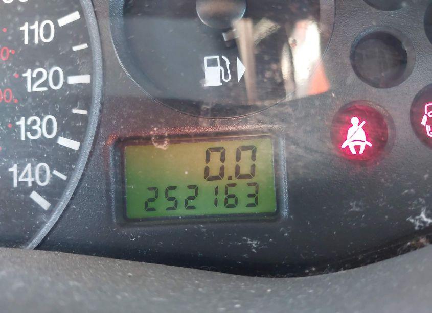 Photo 7 of 2005 Ford Focus ZX4 (VIN 1FAFP34N05W130450)