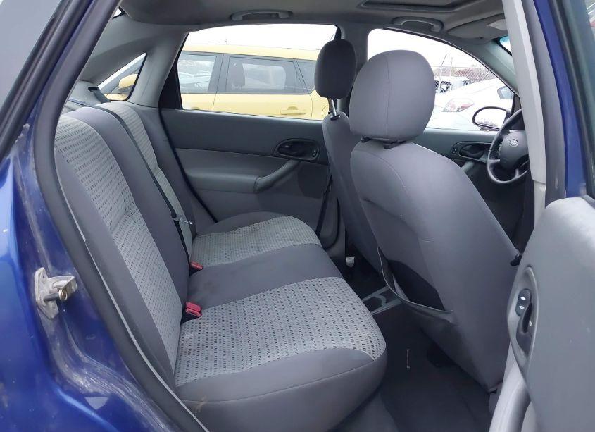 Photo 8 of 2005 Ford Focus ZX4 (VIN 1FAFP34N05W134689)