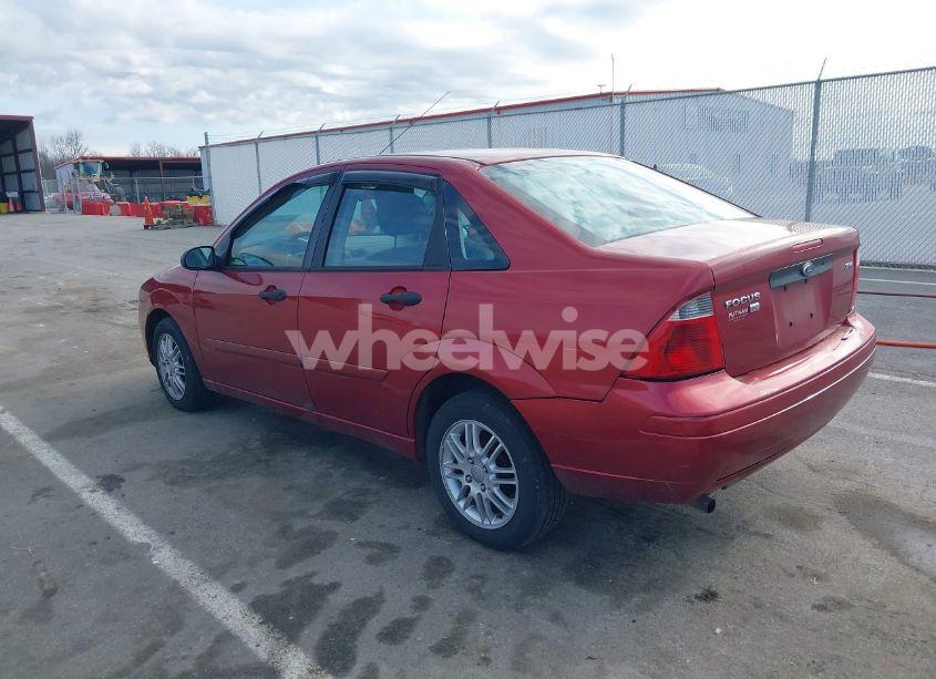 Photo 3 of 2005 Ford Focus ZX4 (VIN 1FAFP34N05W186288)