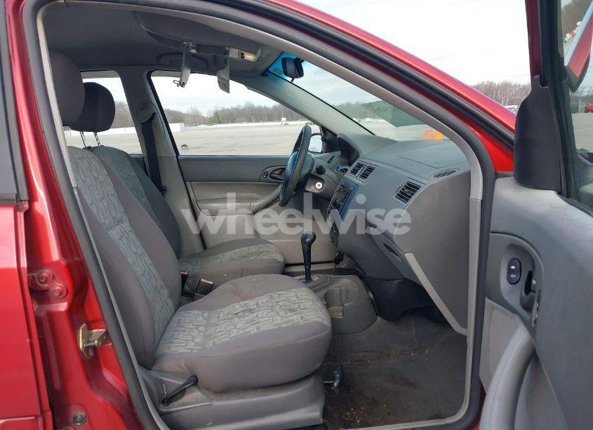 Photo 5 of 2005 Ford Focus ZX4 (VIN 1FAFP34N05W186288)
