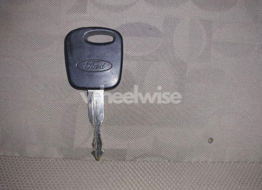 Photo 11 of 2005 Ford Focus ZX4 (VIN 1FAFP34N05W227048)