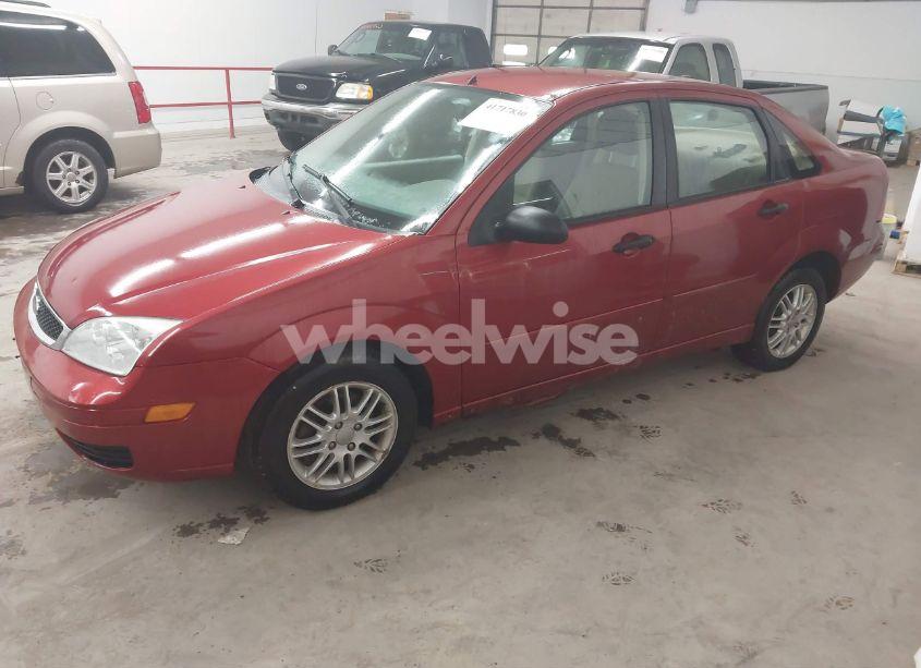 Photo 2 of 2005 Ford Focus ZX4 (VIN 1FAFP34N05W227048)