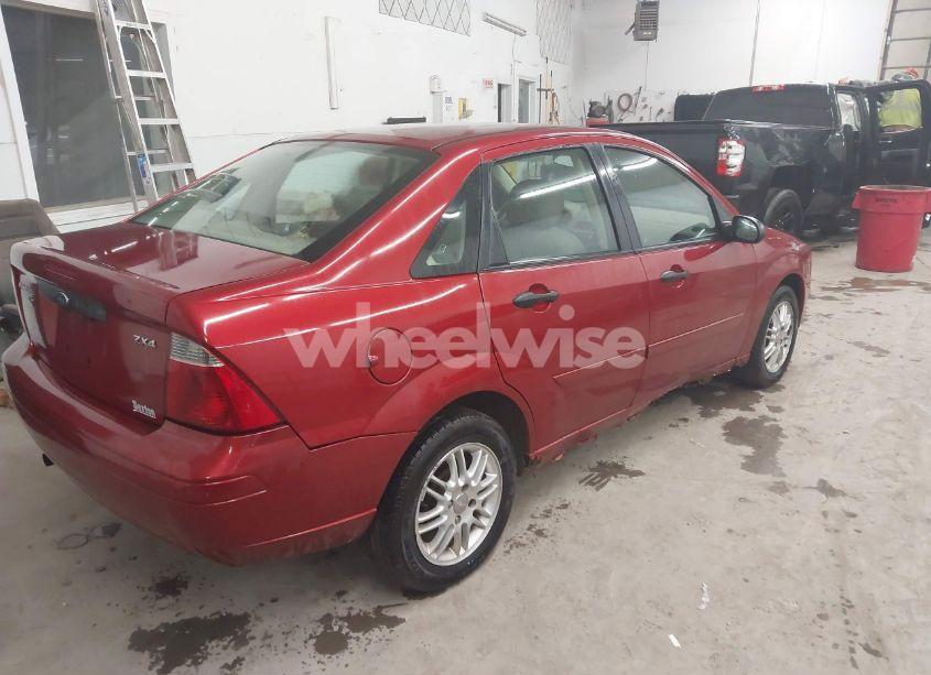 Photo 4 of 2005 Ford Focus ZX4 (VIN 1FAFP34N05W227048)