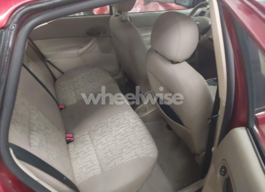 Photo 8 of 2005 Ford Focus ZX4 (VIN 1FAFP34N05W227048)