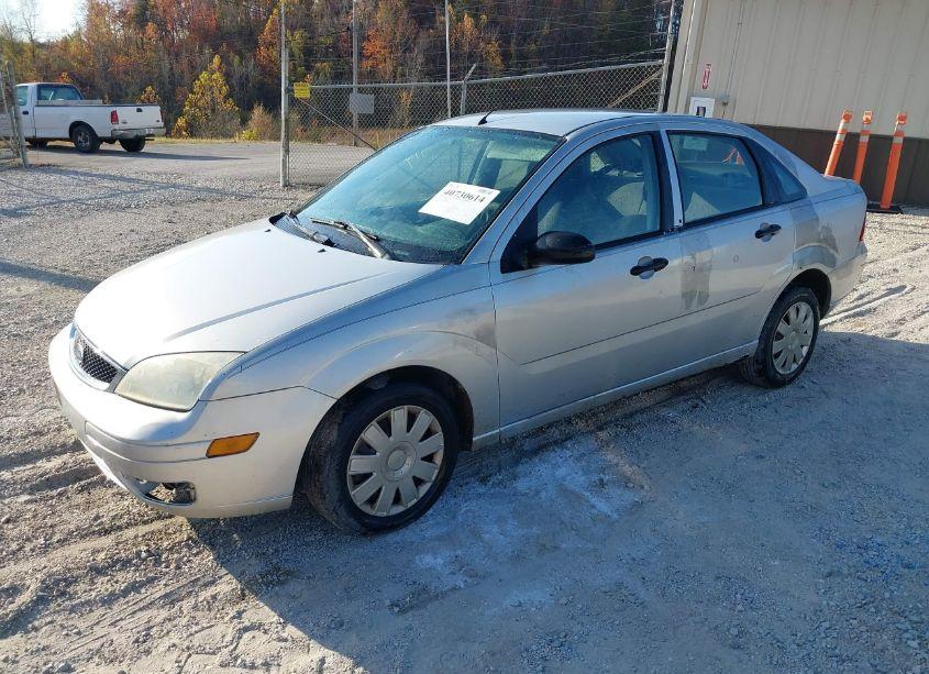 Photo 2 of 2006 Ford Focus ZX4 (VIN 1FAFP34N06W105016)