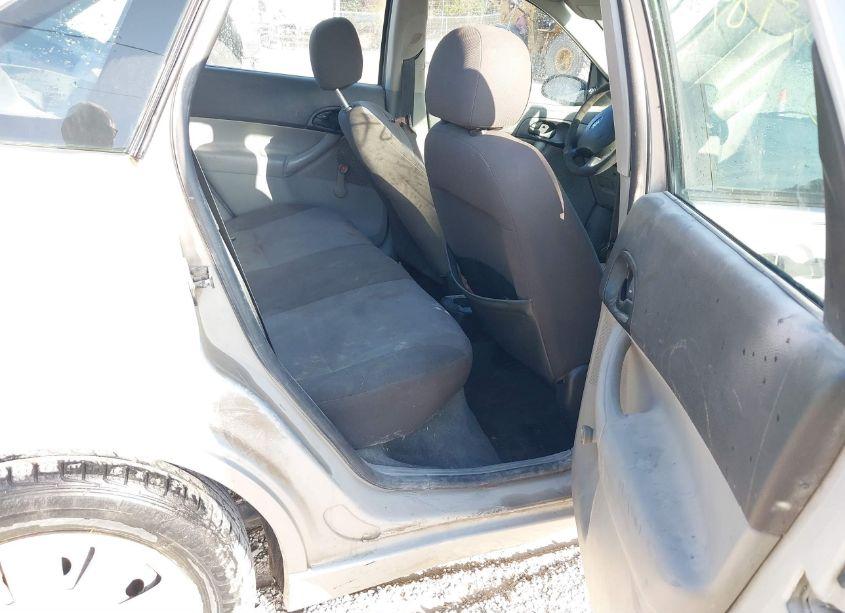 Photo 8 of 2006 Ford Focus ZX4 (VIN 1FAFP34N06W105016)