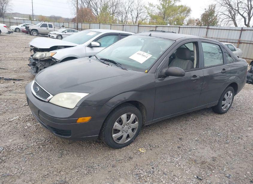 Photo 2 of 2006 Ford Focus ZX4 (VIN 1FAFP34N06W187863)