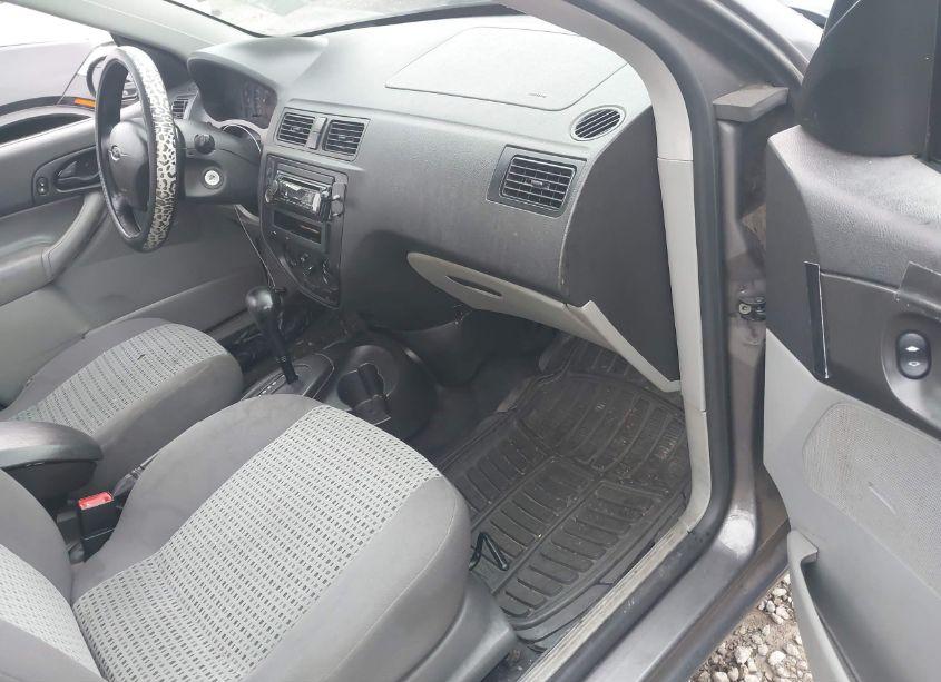 Photo 5 of 2006 Ford Focus ZX4 (VIN 1FAFP34N06W187863)