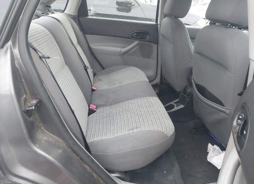 Photo 8 of 2006 Ford Focus ZX4 (VIN 1FAFP34N06W187863)