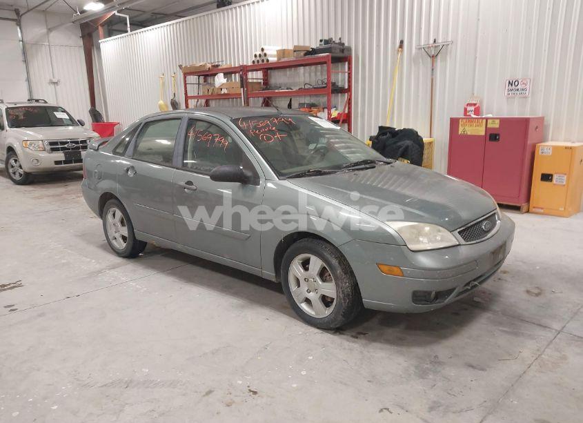 2006 Ford Focus ZX4 (VIN 1FAFP34N06W210526) main photo
