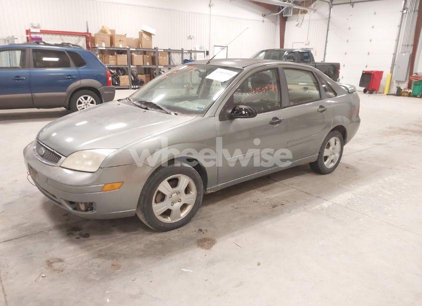 Photo 2 of 2006 Ford Focus ZX4 (VIN 1FAFP34N06W210526)