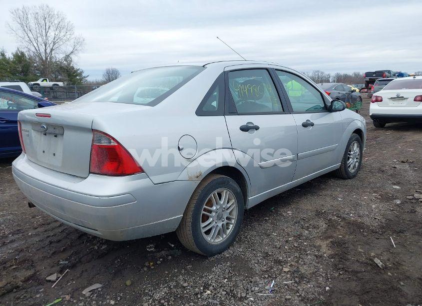 Photo 4 of 2007 Ford Focus S/SE/SES (VIN 1FAFP34N07W127583)