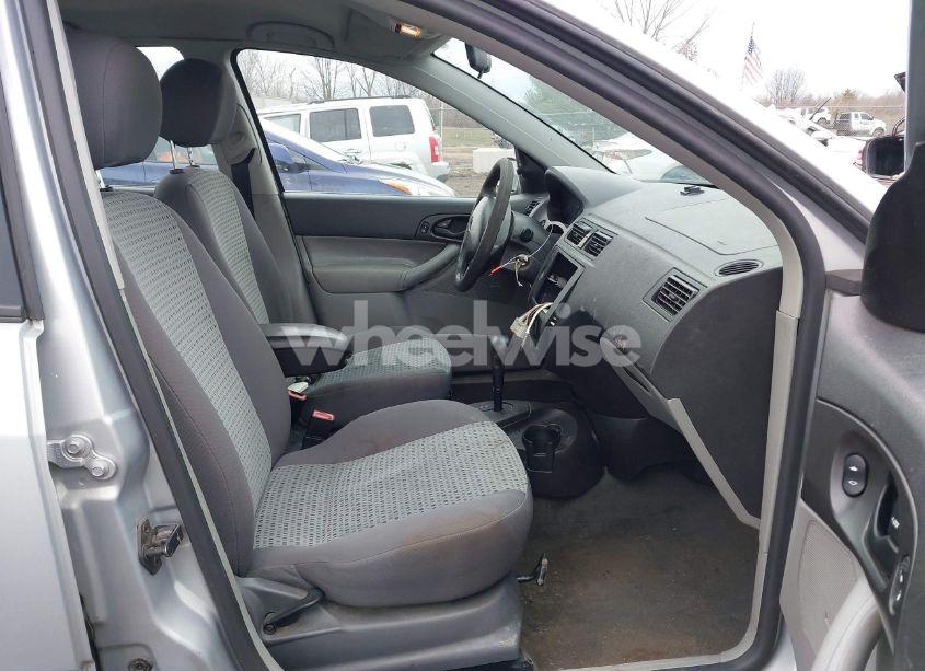 Photo 5 of 2007 Ford Focus S/SE/SES (VIN 1FAFP34N07W127583)