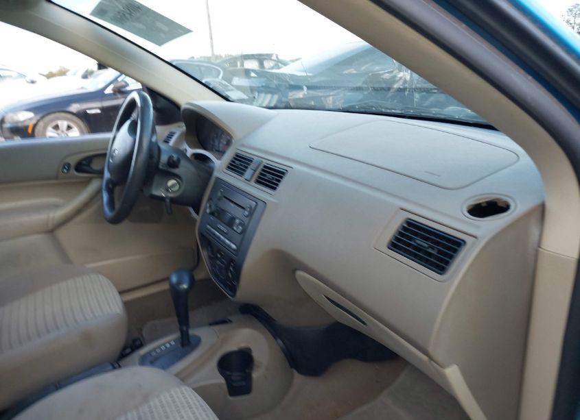 Photo 5 of 2007 Ford Focus S/SE/SES (VIN 1FAFP34N07W142570)