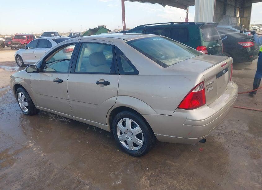 Photo 3 of 2007 Ford Focus S/SE/SES (VIN 1FAFP34N07W153469)