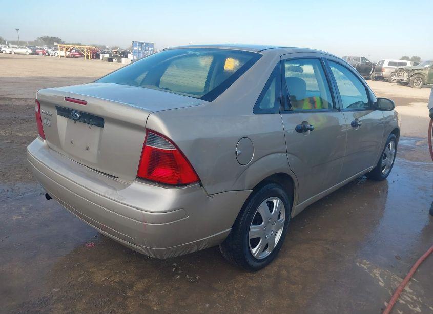 Photo 4 of 2007 Ford Focus S/SE/SES (VIN 1FAFP34N07W153469)