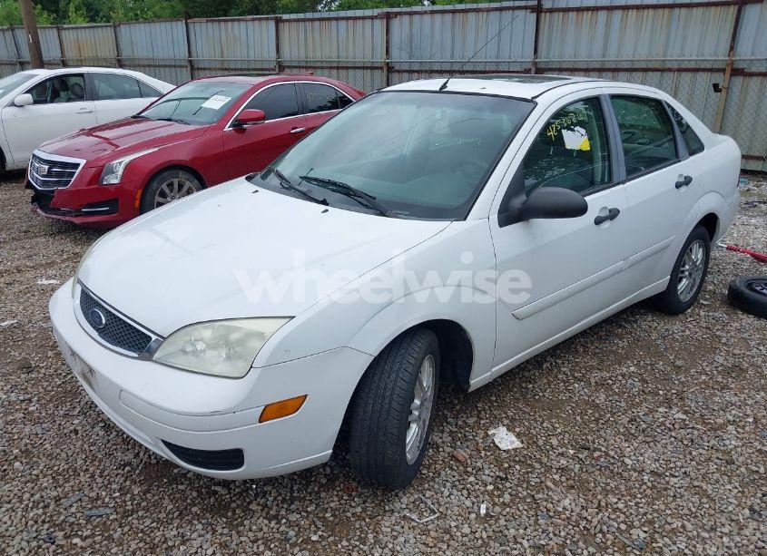 Photo 2 of 2007 Ford Focus S/SE/SES (VIN 1FAFP34N07W236755)