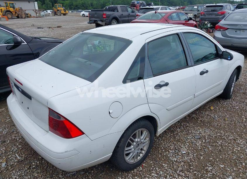 Photo 6 of 2007 Ford Focus S/SE/SES (VIN 1FAFP34N07W236755)