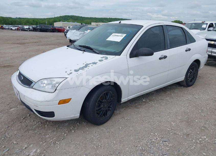 Photo 2 of 2007 Ford Focus S/SE/SES (VIN 1FAFP34N07W237808)