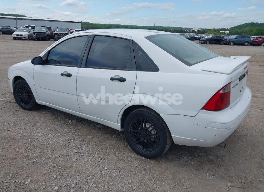 Photo 3 of 2007 Ford Focus S/SE/SES (VIN 1FAFP34N07W237808)